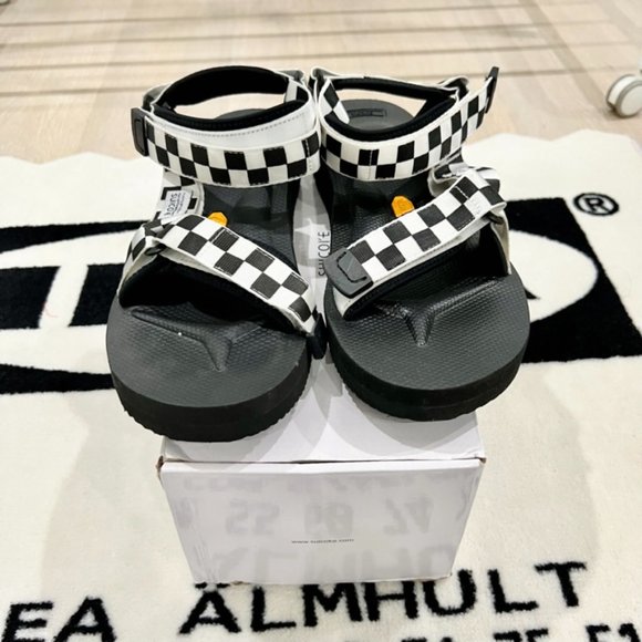 Suicoke Men Black White Checkered Straps Vibram Sole Sandals main image 6